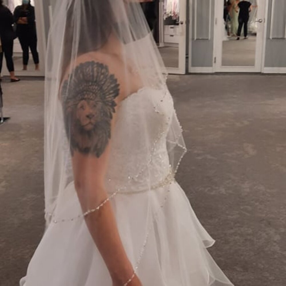 Wedding Dress! - Picture 2 of 7